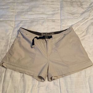 PERISCOPE tan shorts size 11